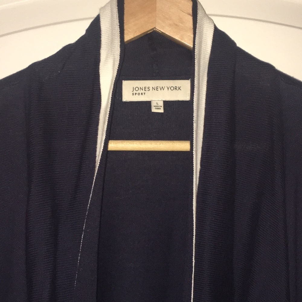 Cardigan - Picture 2 of 3